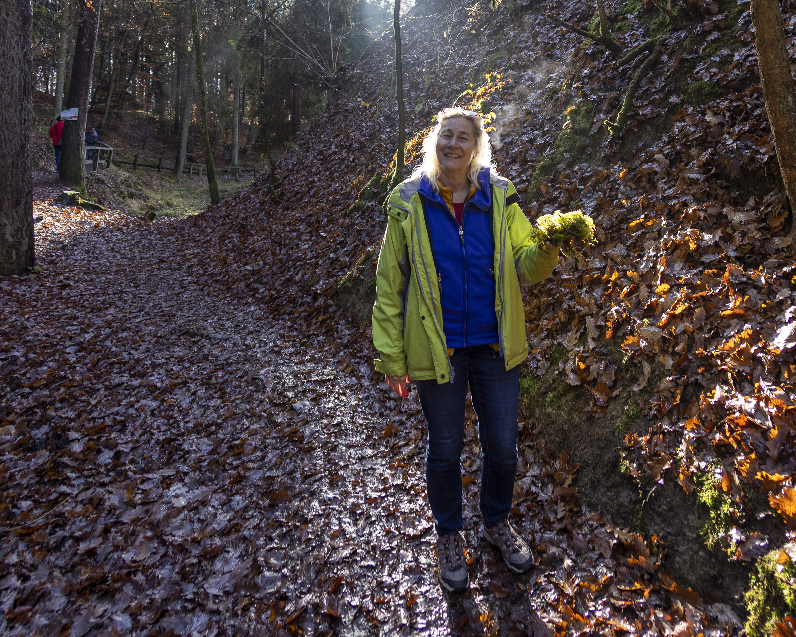 20251129120900 R5D 5538